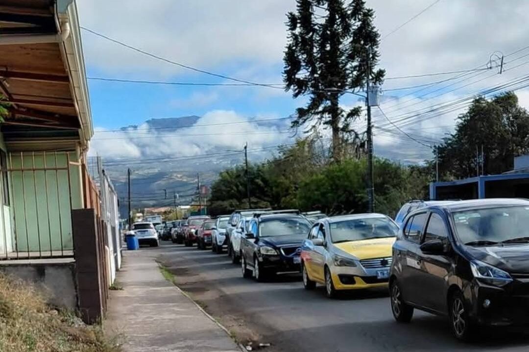 Congestión vial en El Tejar evidencia colapso en ruta hacia El Calvario y Reno City